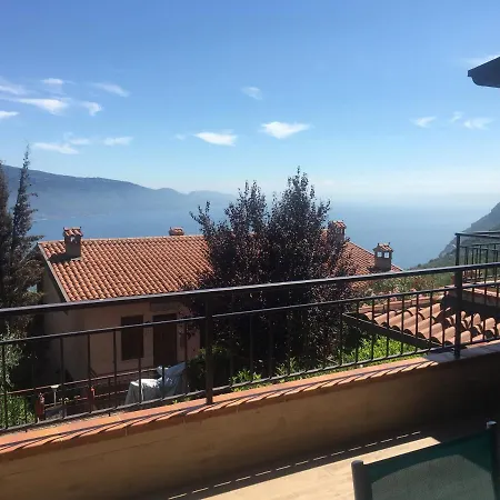 Ferienwohnung Oleandro Mit Panorama In Am Gardasee アパート *